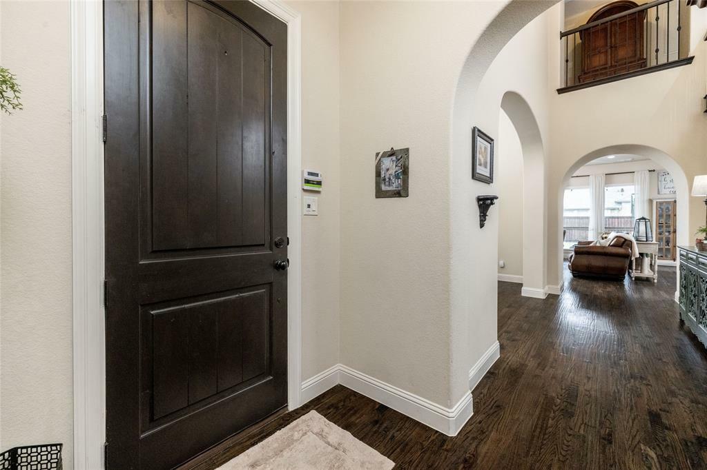 Property Photo: 931 Champions Way TX 76262