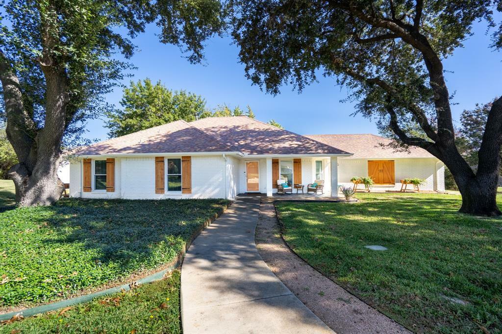Property Photo: 1505 Williamsburg Court TX 75119
