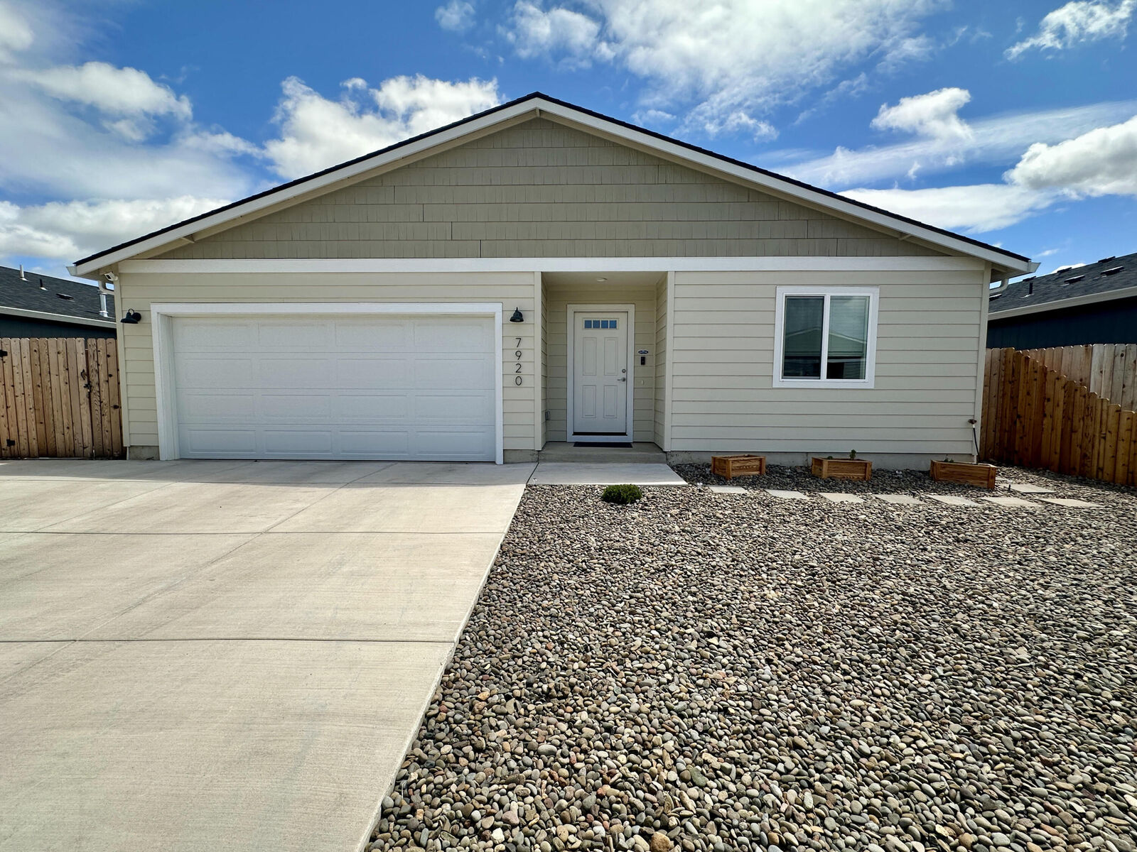 Property Photo: 7920 Jacqueline Way OR 97503
