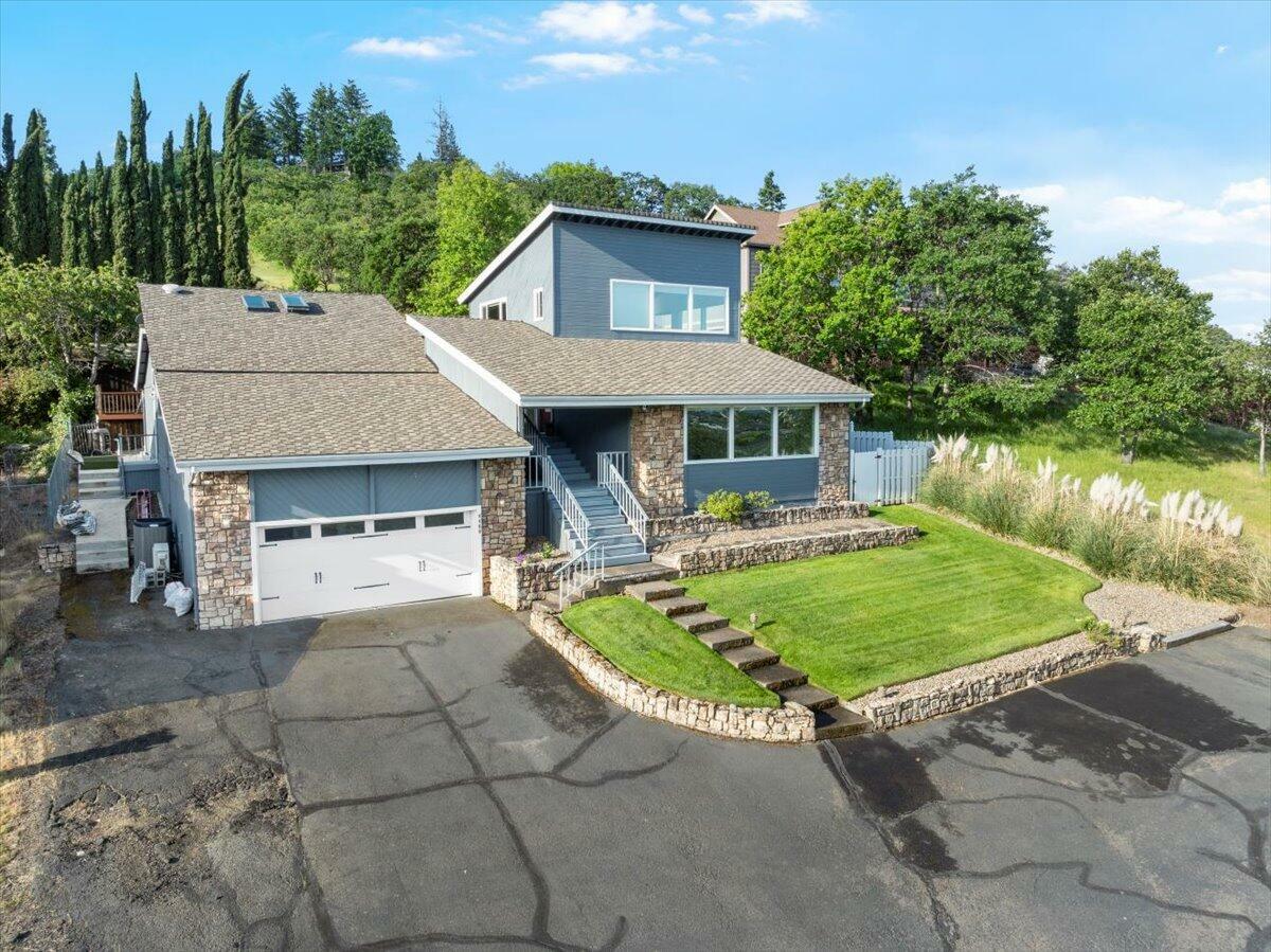 4400 Hillcrest Road  Medford OR 97504 photo