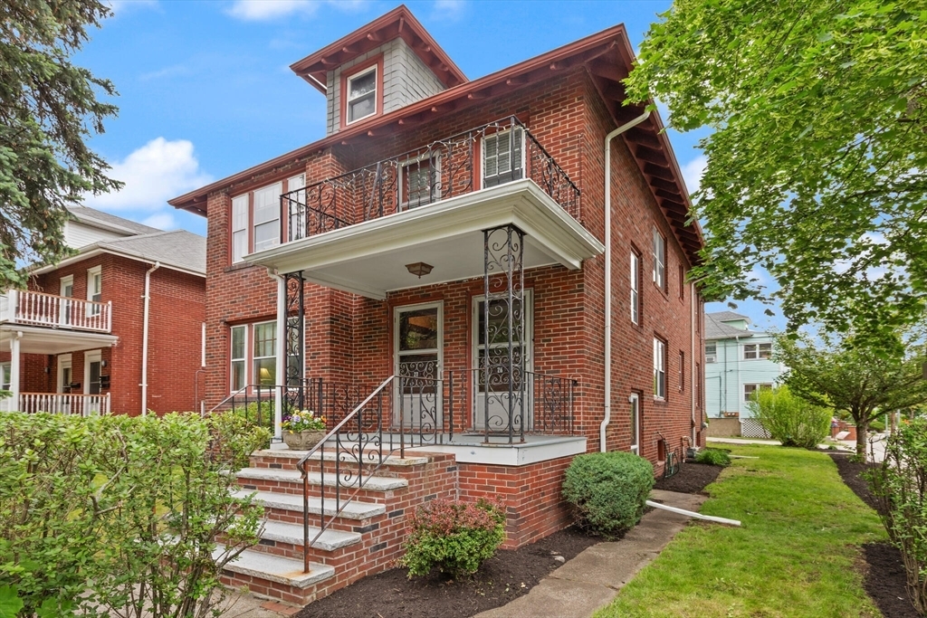 Property Photo: 27 Alewife Brook Pkwy MA 02140