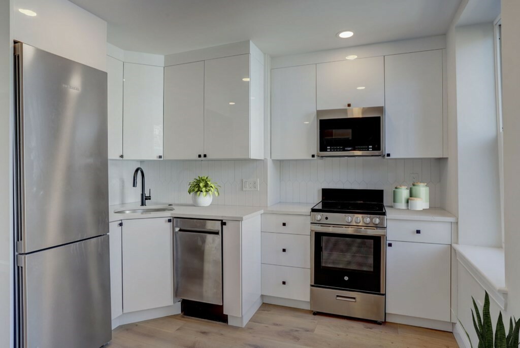 Property Photo: 15-19 Bartlett Pl. 2 MA 02113