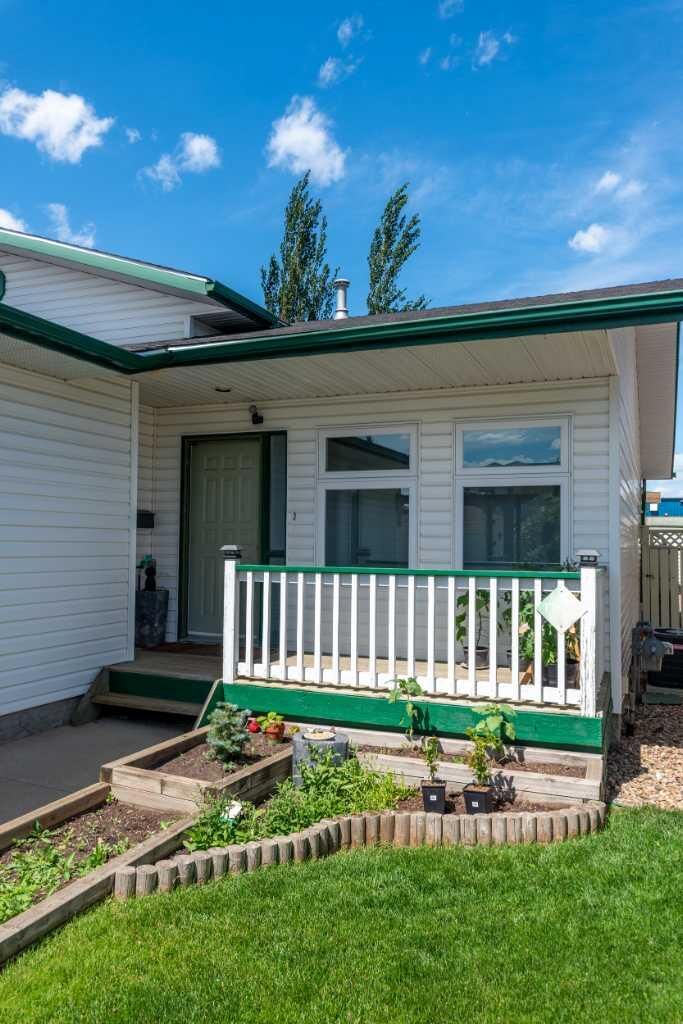 Property Photo: 5914 41 Street AB T9V 2S2