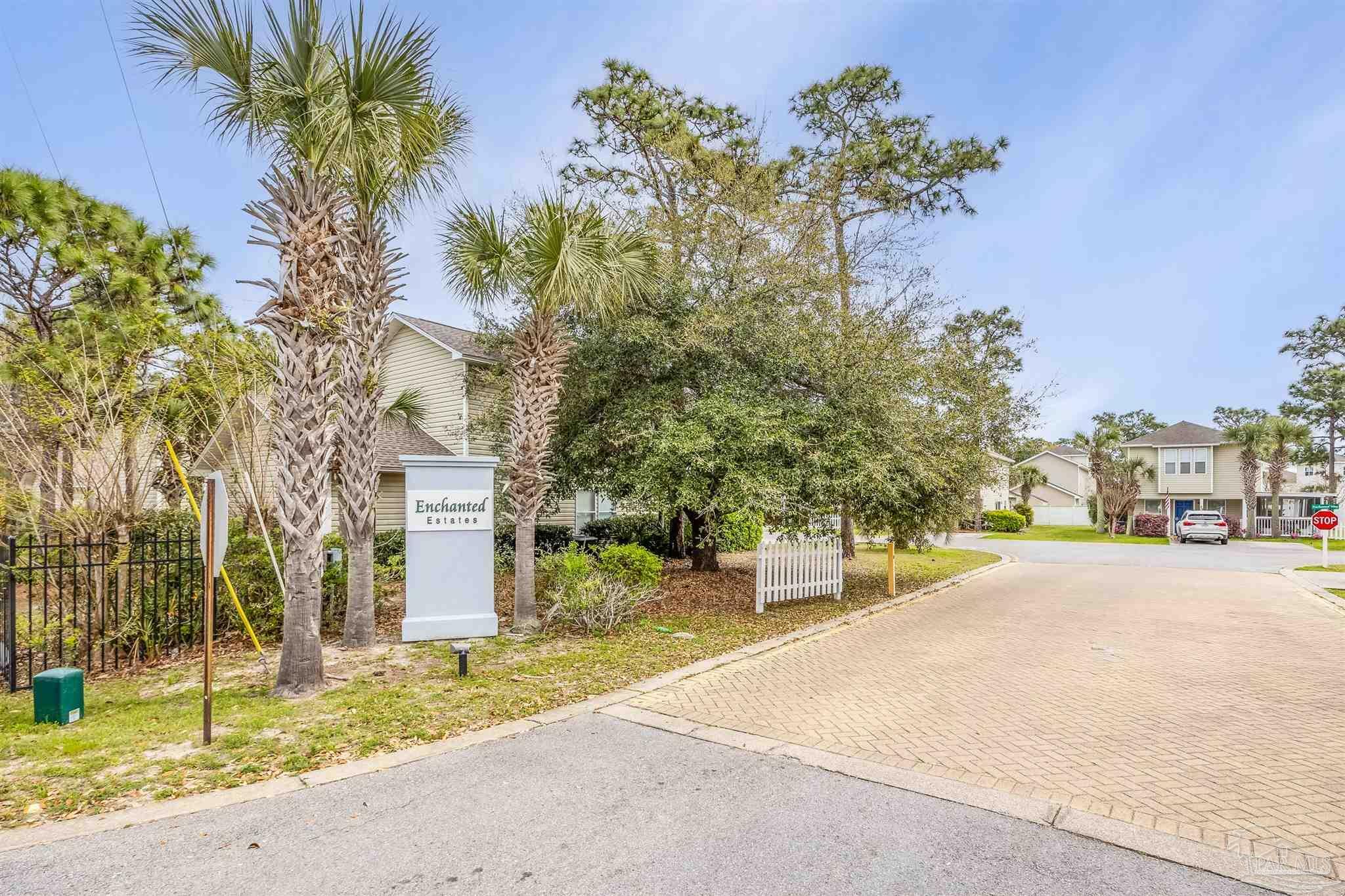 Property Photo: 32 Enchanted Way FL 32459