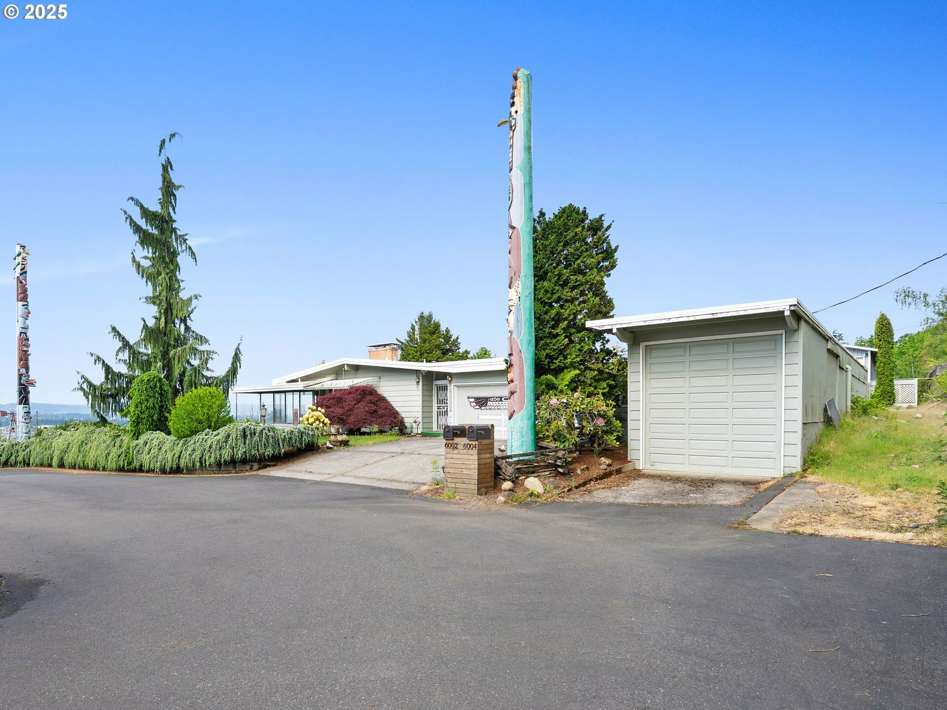 Property Photo: 6002 E Evergreen Blvd WA 98661