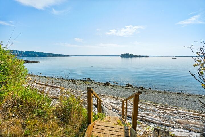 Property Photo:  111  Baker Lane  WA 98250 