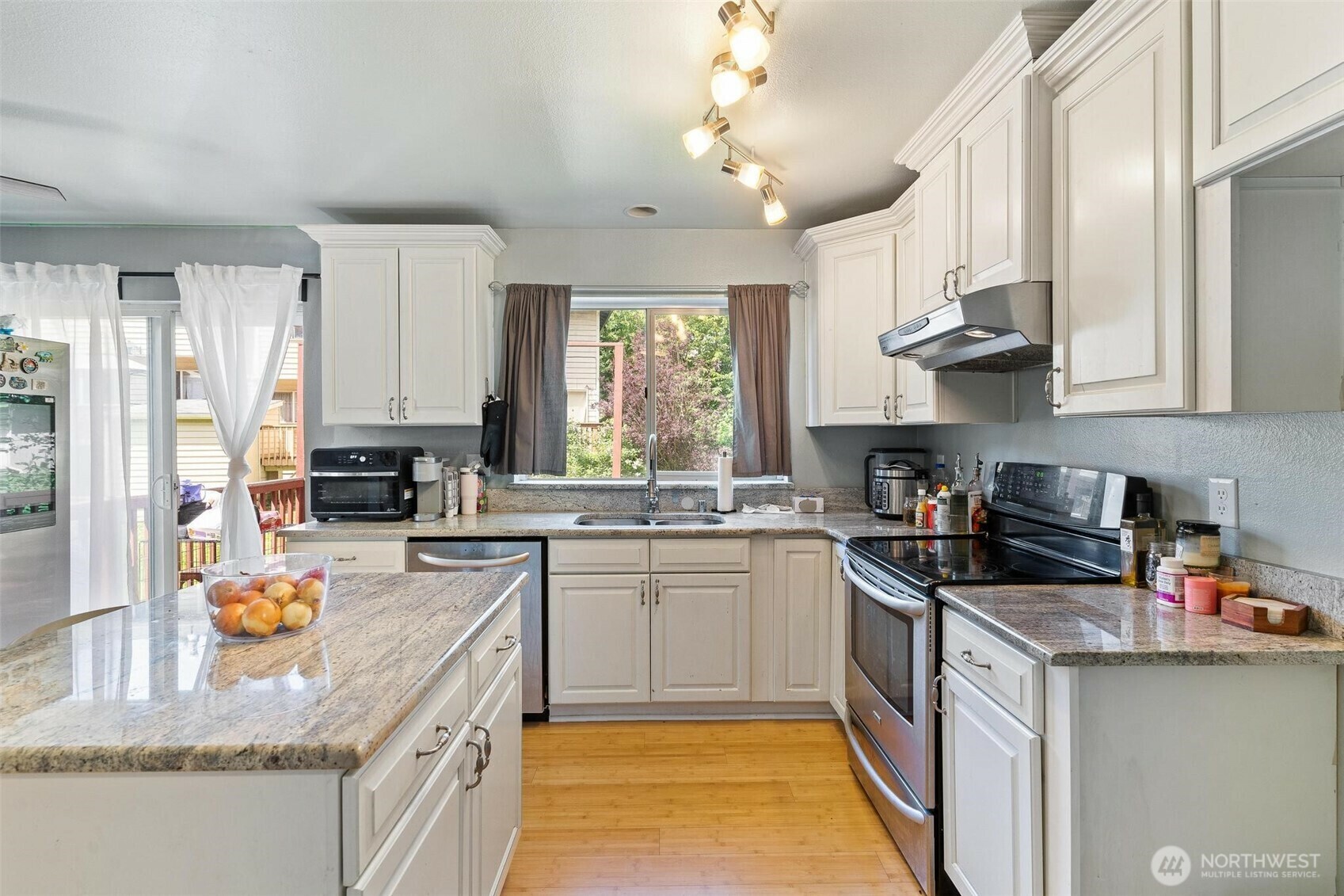 Property Photo: 1342 NE Jasmine Lane WA 98311