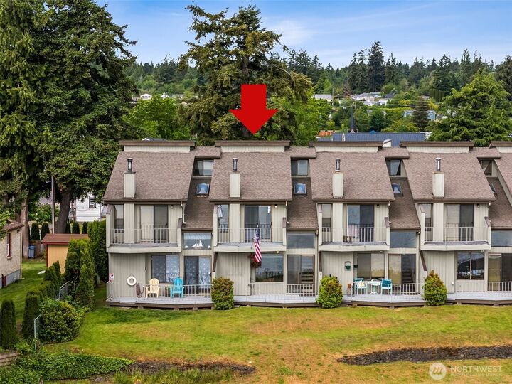 Property Photo:  9092  Washington Avenue NW 6  WA 98383 