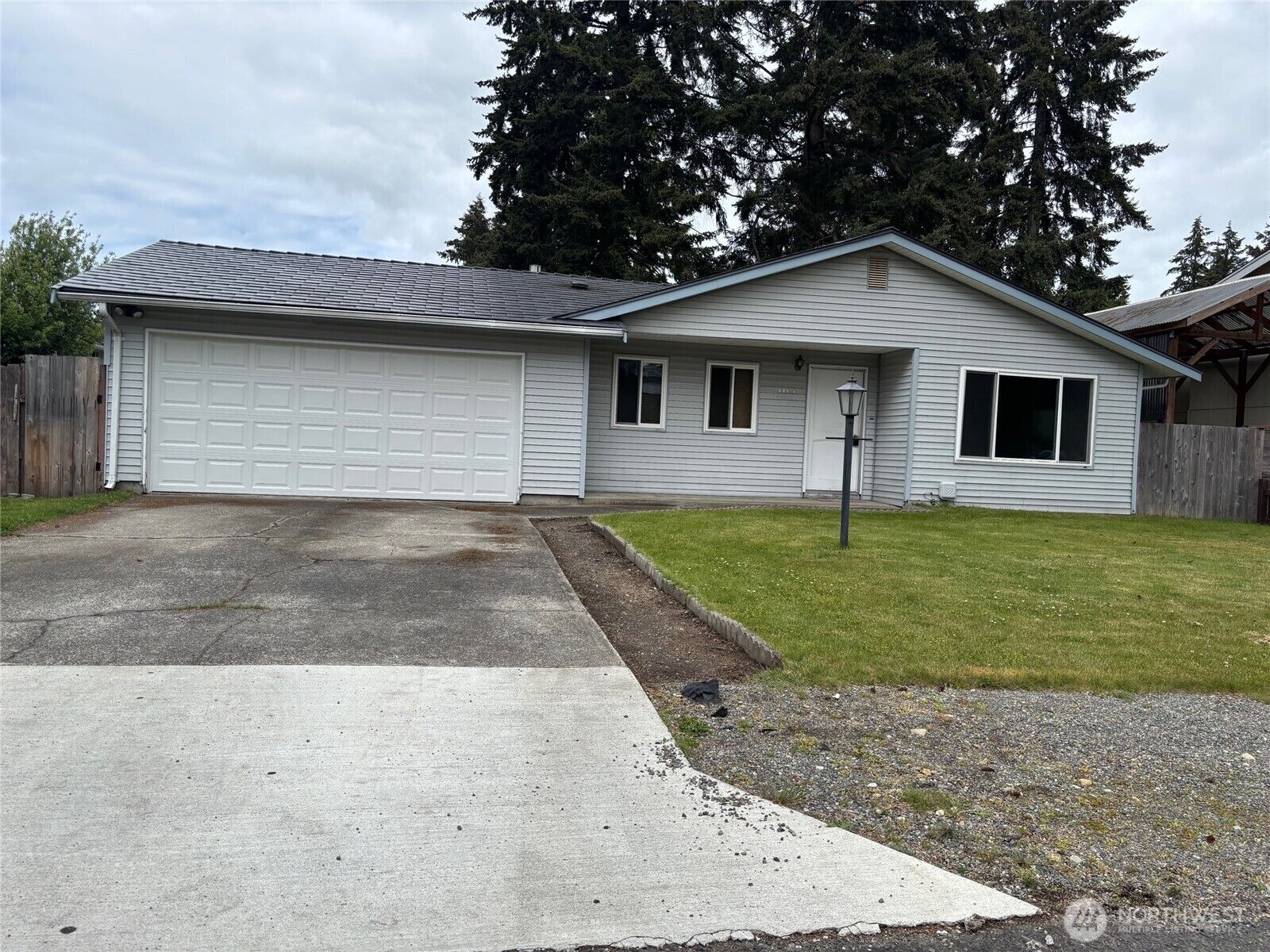 Property Photo:  1115  156th Street E  WA 98445 