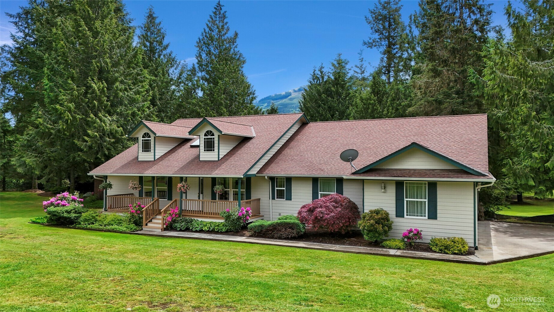 Property Photo: 8368 Birdsview Meadows Lane WA 98237