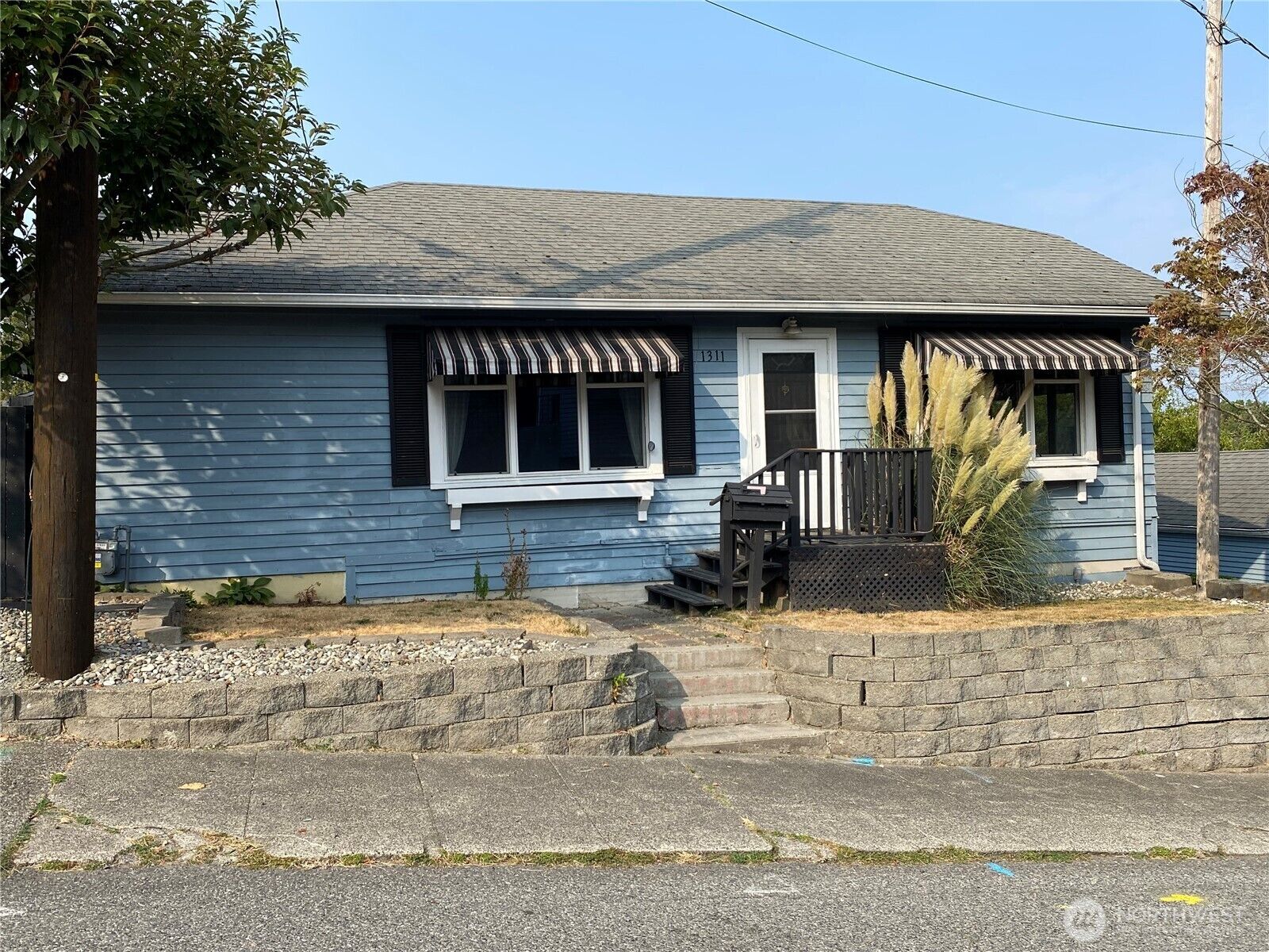 Property Photo:  1311  39th Street  WA 98201 