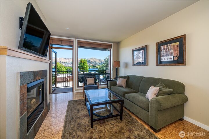 Property Photo: 2220 W Woodin Avenue 210 WA 98816