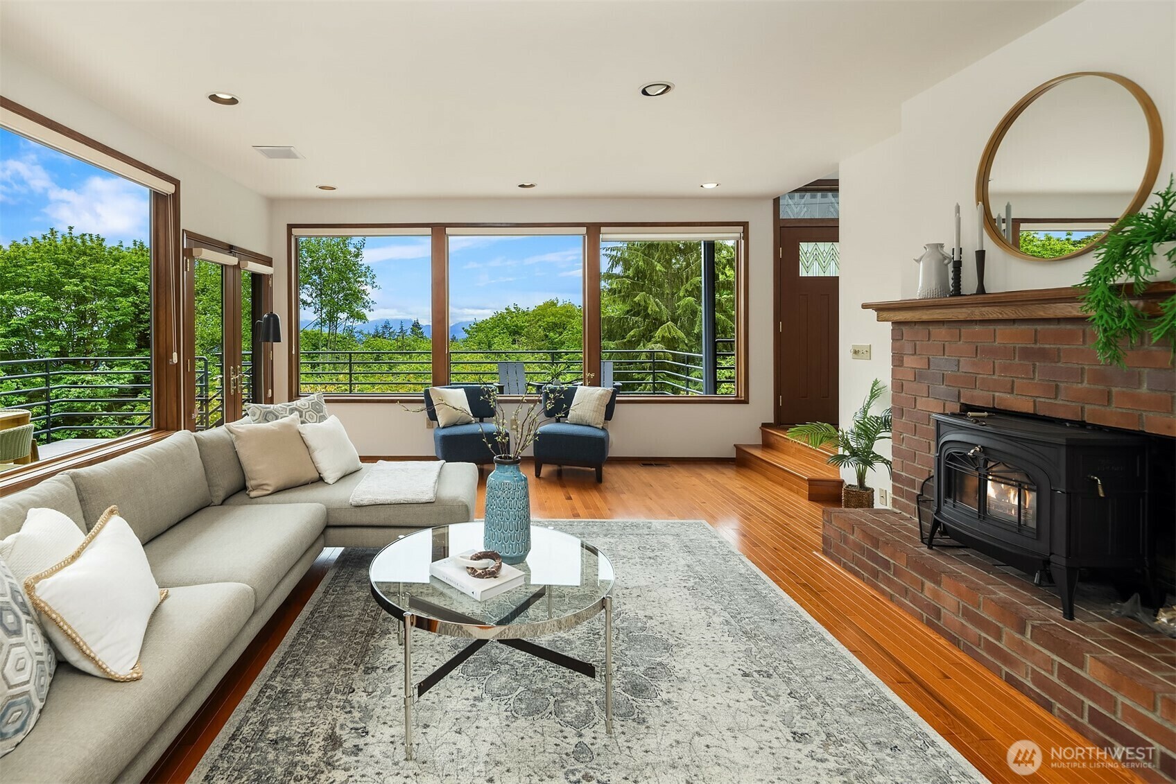 Property Photo: 6035 173rd Avenue SE WA 98006