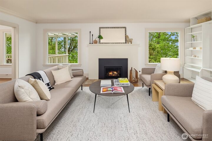 Property Photo:  412  36th Avenue  WA 98122 