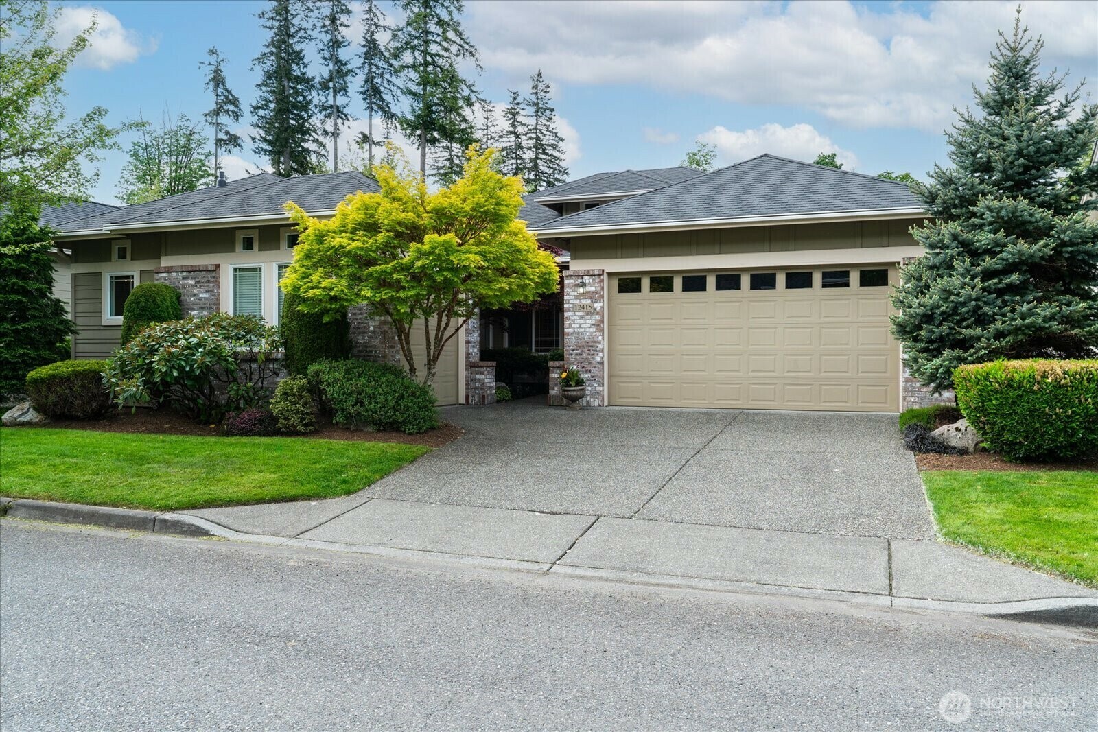Property Photo: 12415 235th Place NE WA 98053