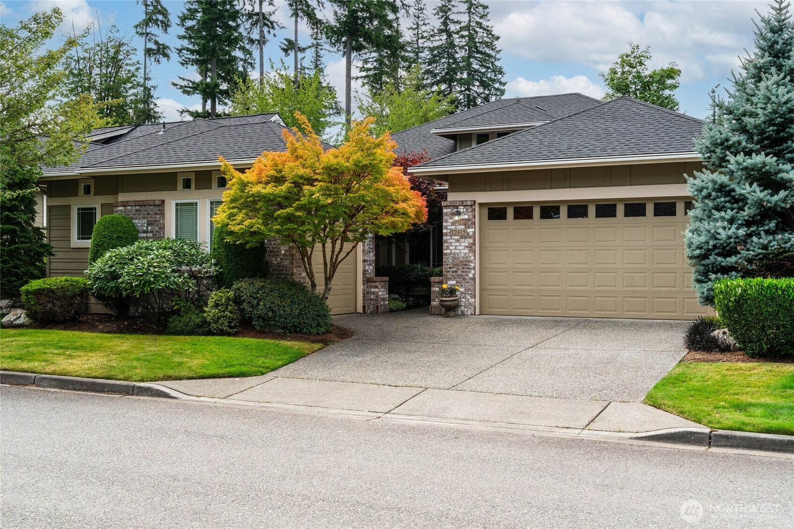 Property Photo:  12415  235th Place NE  WA 98053 