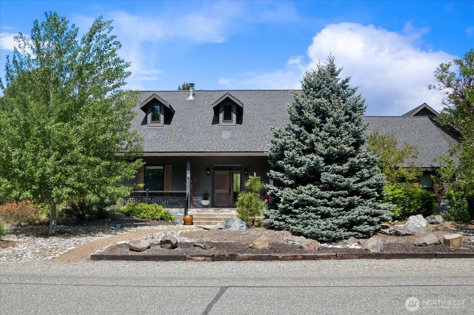Property Photo: 381 Pebble Beach Drive WA 98922