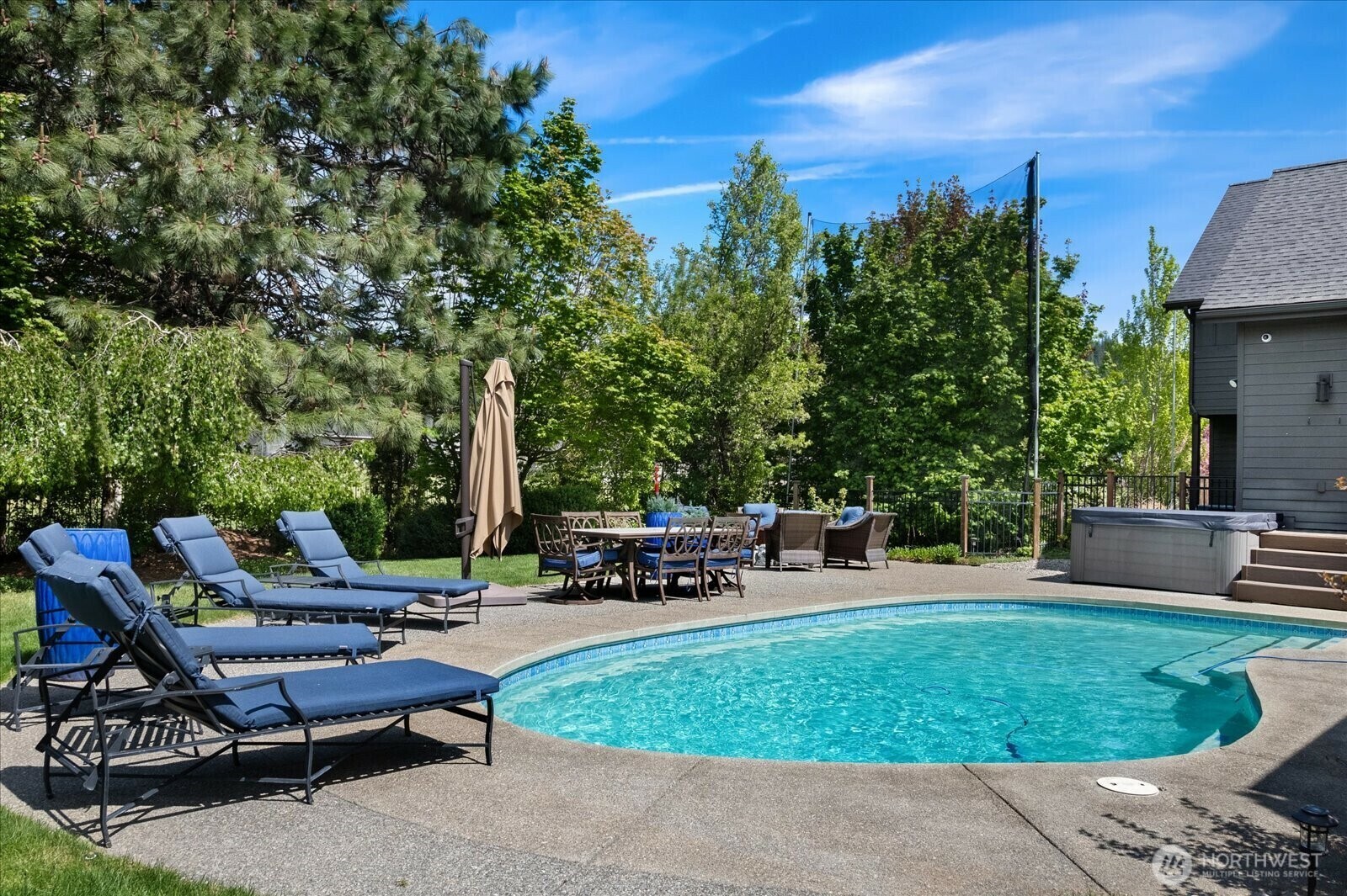Property Photo: 381 Pebble Beach Drive WA 98922
