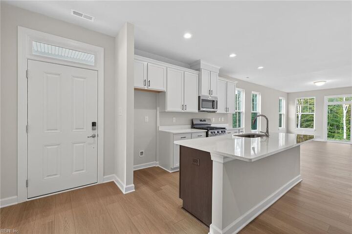 Property Photo:  3010 Plymouth Pl  VA 23185 