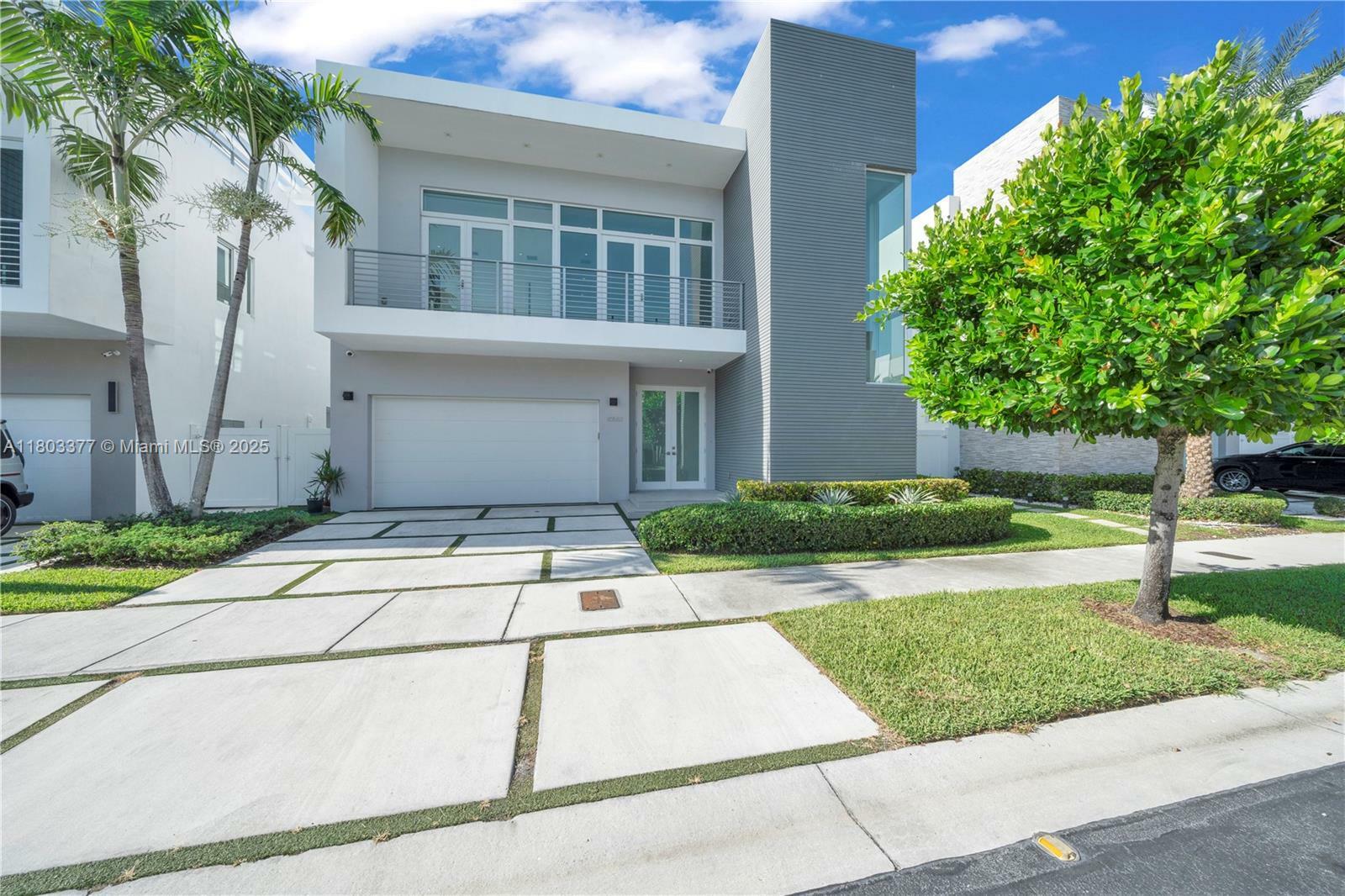 Property Photo: 10553 NW 67th Ter FL 33178