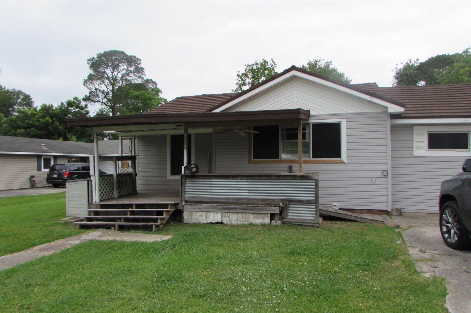 Property Photo: 2114 11th St TX 77651
