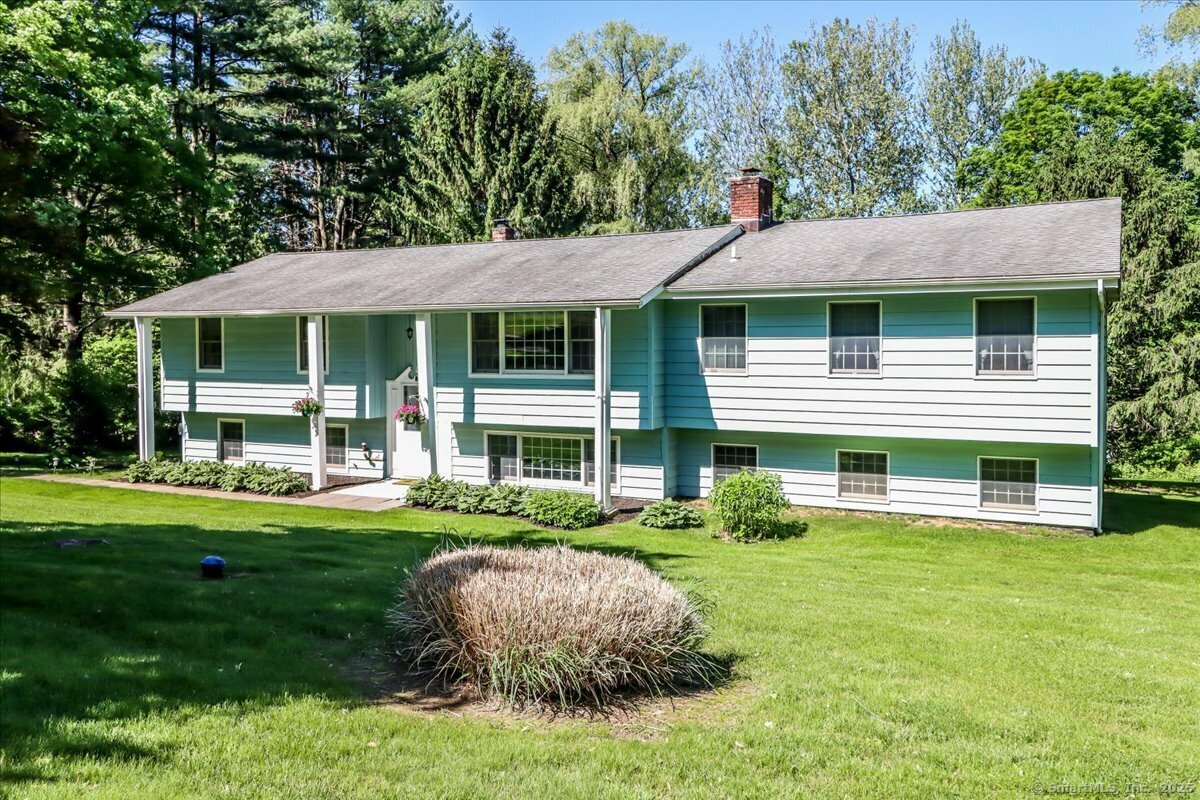 Property Photo: 8 Prospect Court CT 06804