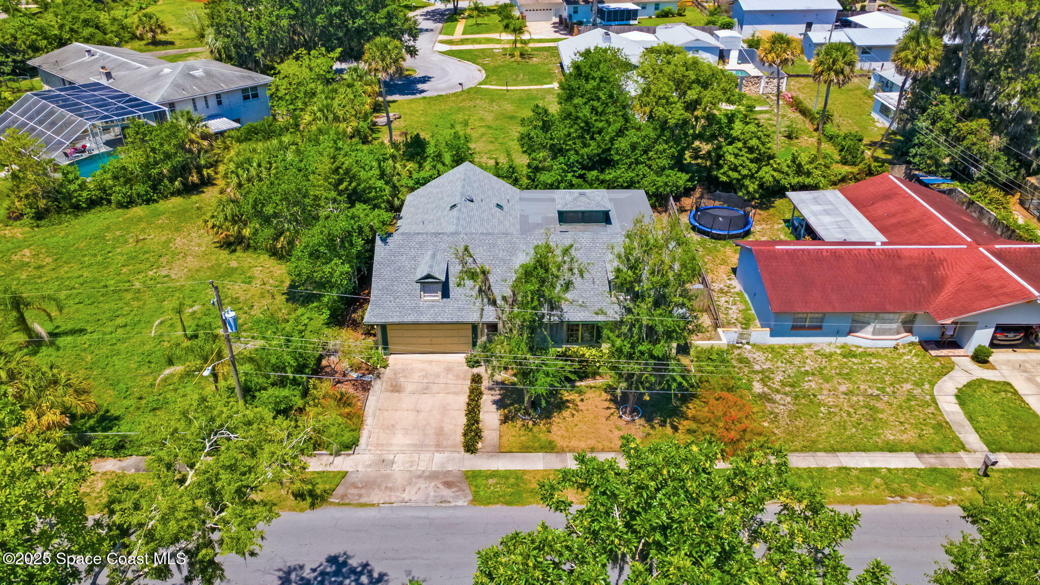 Property Photo: 1010 Lane Avenue FL 32780