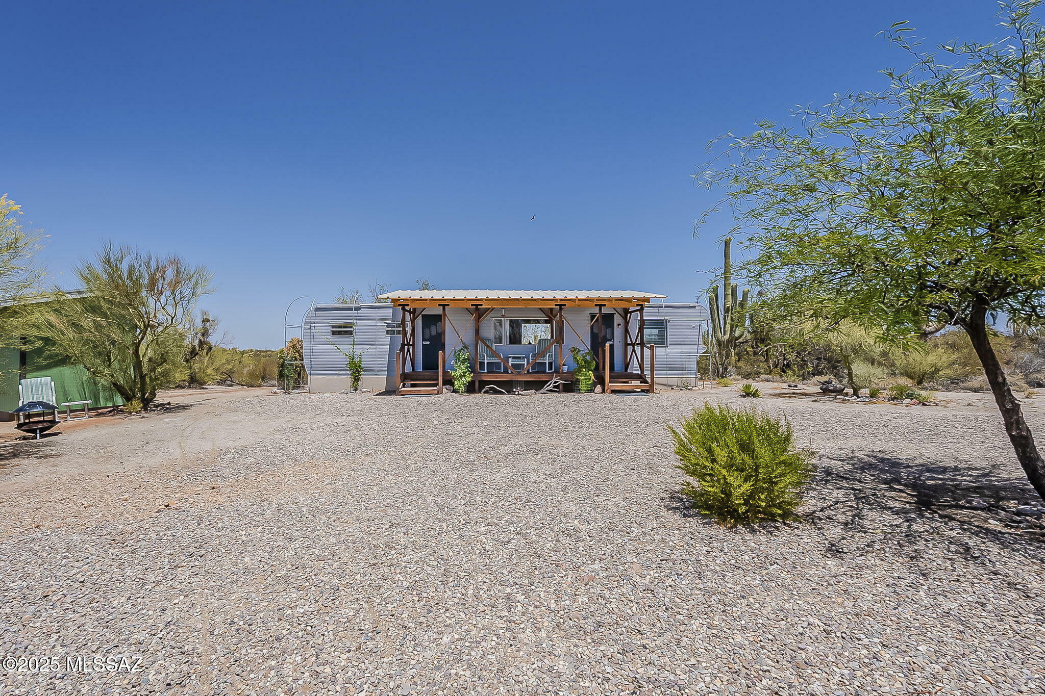 Property Photo: 44086 E Avenida Dois Gatos AZ 85739