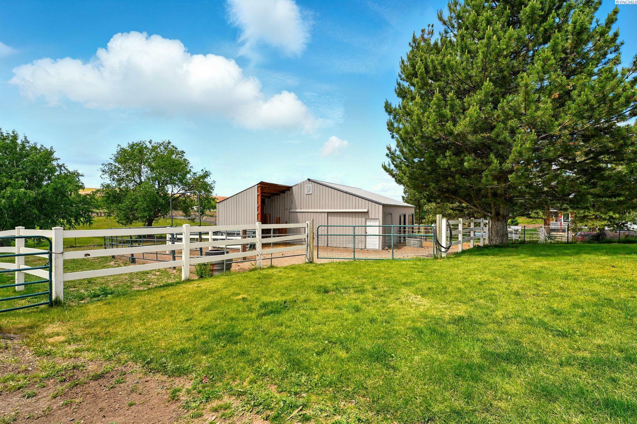 Property Photo: 2009 S Goose Gap Road WA 99320