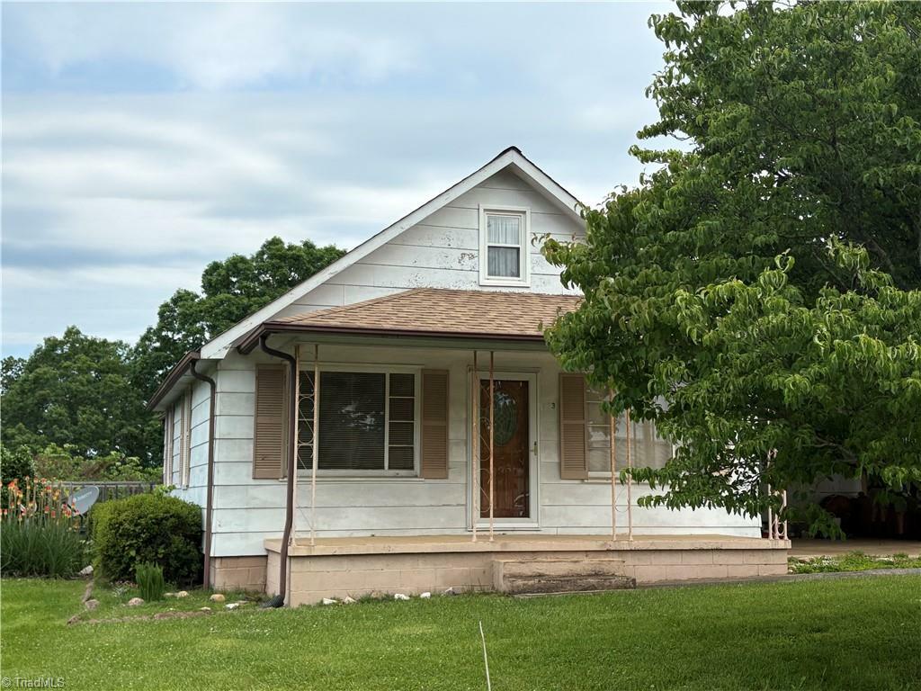 Property Photo: 112 Herndon Street NC 28659