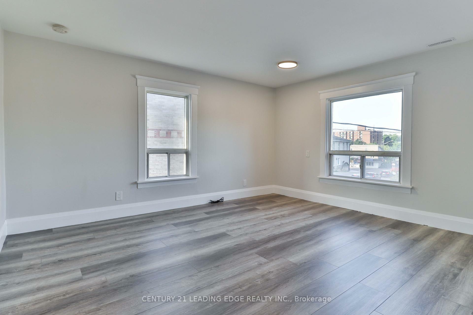 Property Photo: 487 Eagle Street Suite B ON L3Y 1K7