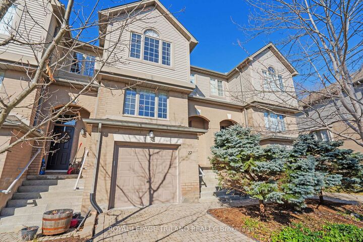 Property Photo: 270 North Centre Road 27 ON N6G 5E2