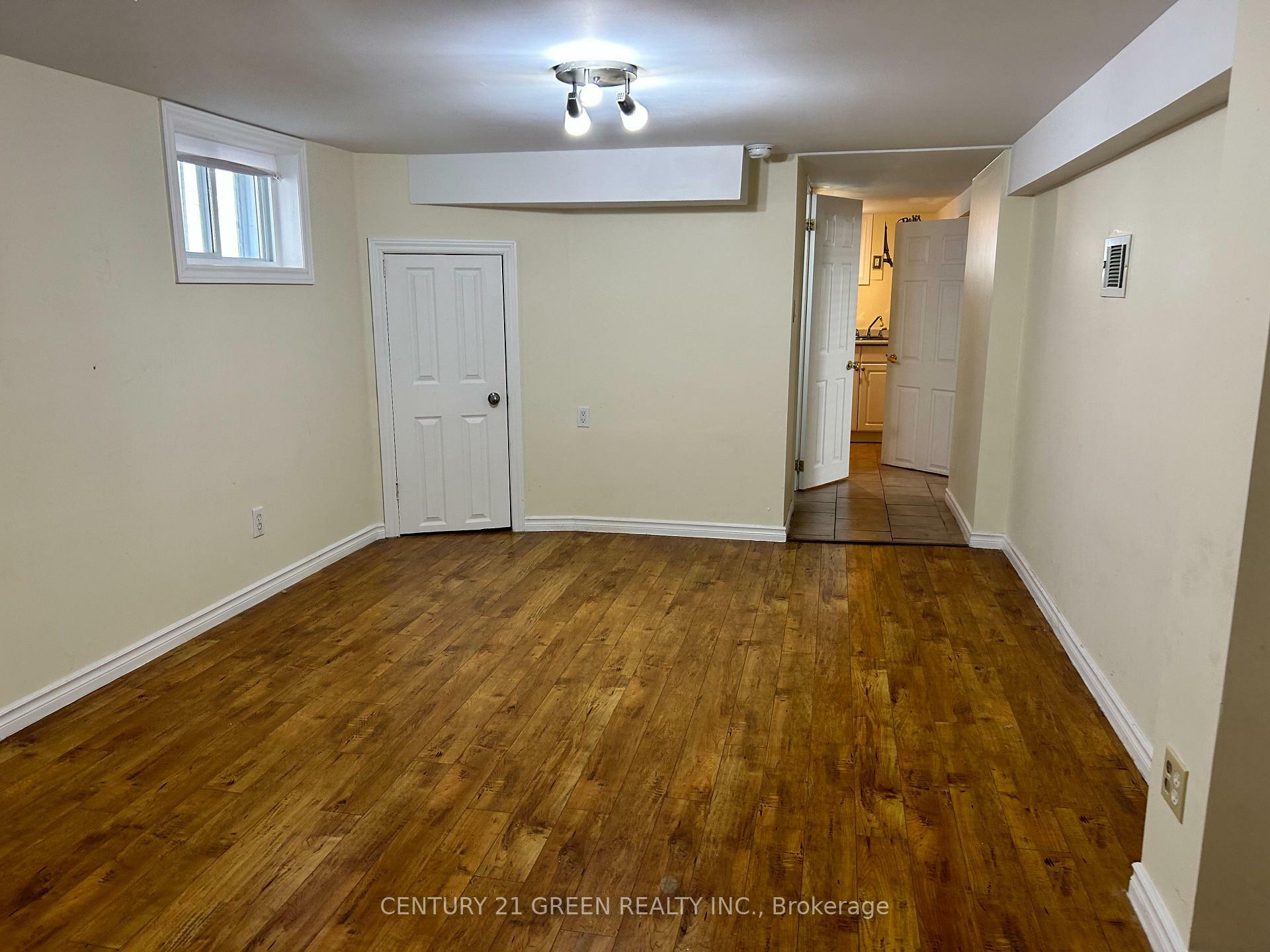 Property Photo: 100 Reid Avenue S ON L8K 3V1