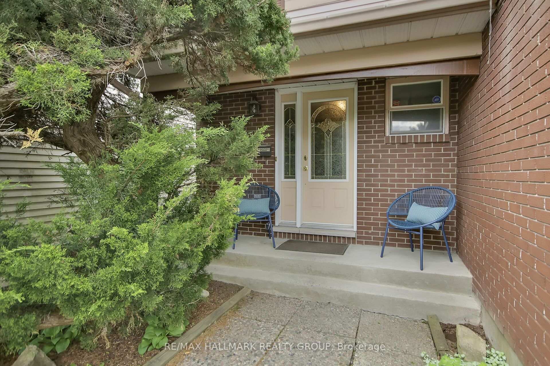 Property Photo: 26 Raftus Square ON K2J 1J3