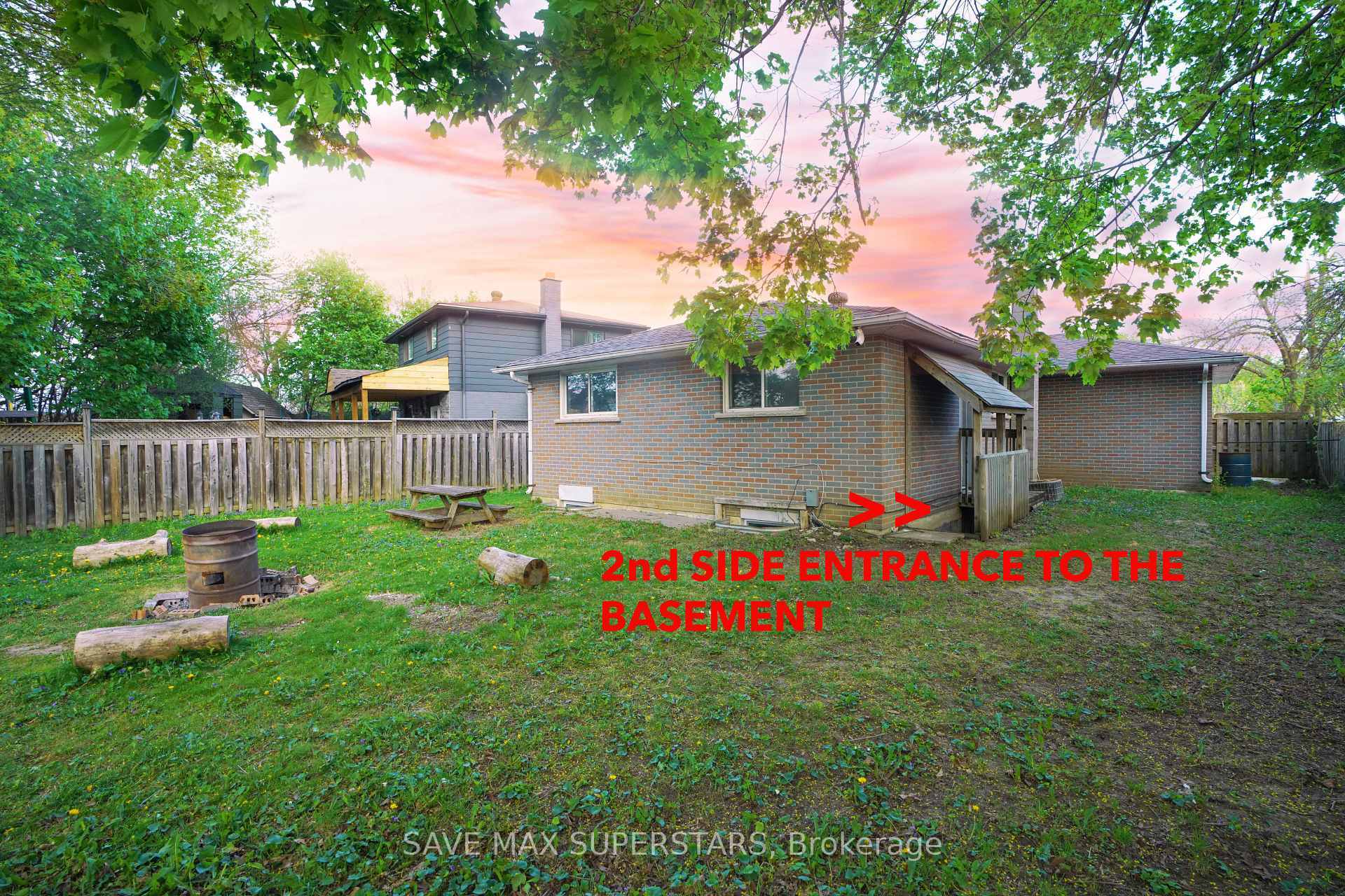 Photo de la propriété: 71 College Crescent ON L4M 2W5