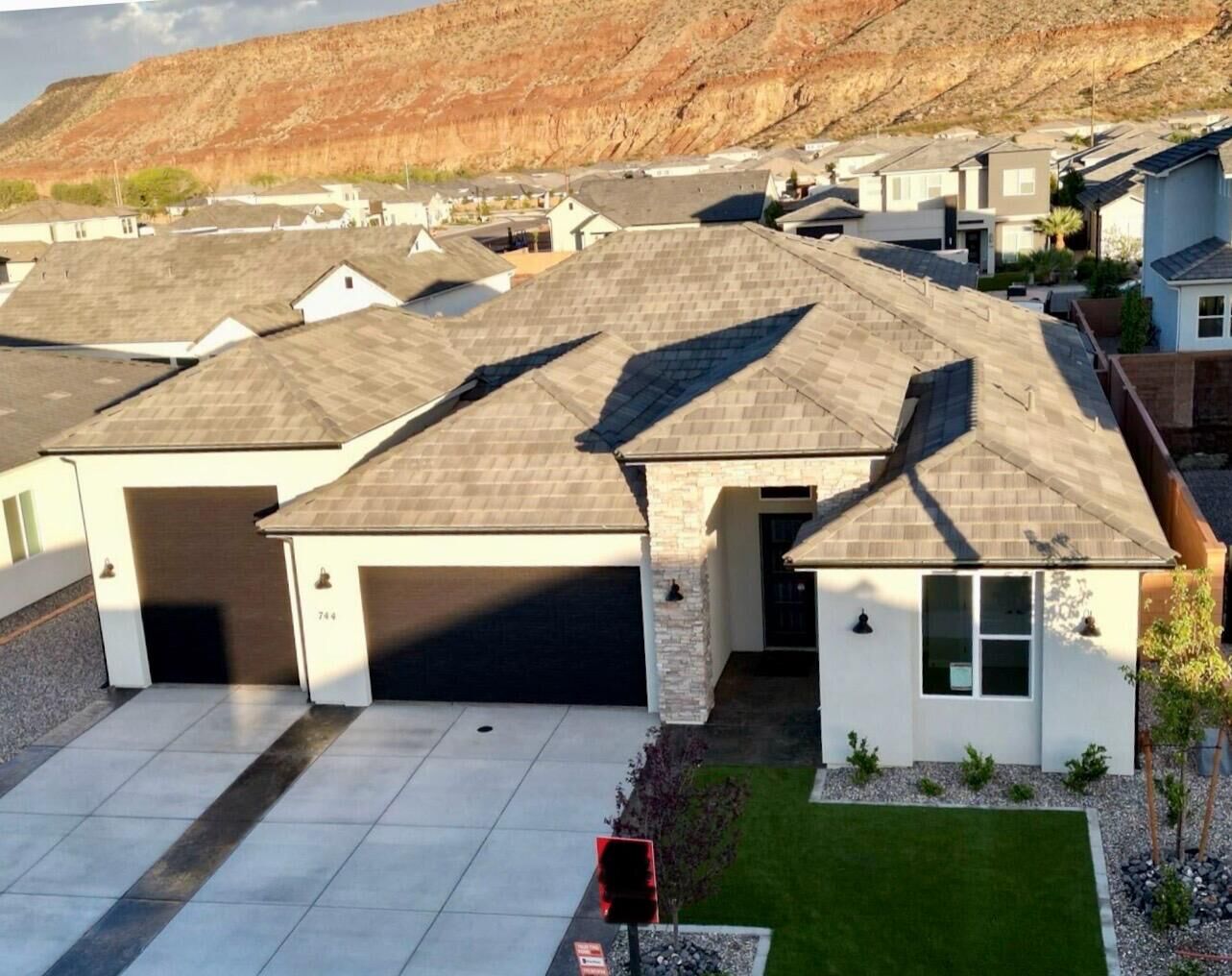 Property Photo: 744 Middle Creek Dr UT 84780