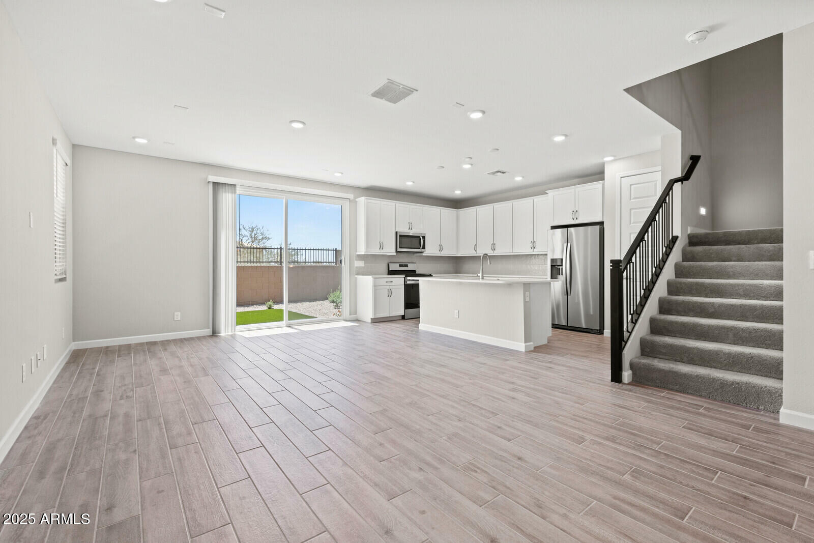Property Photo: 21047 N 58th Way AZ 85054