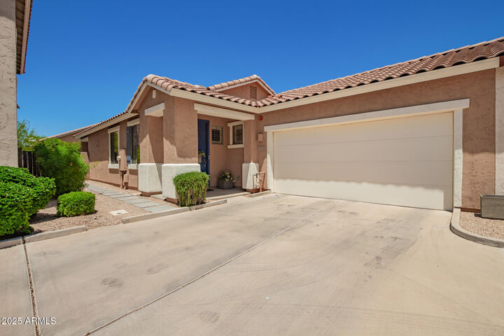 963 S Colonial Drive  Gilbert AZ 85296 photo