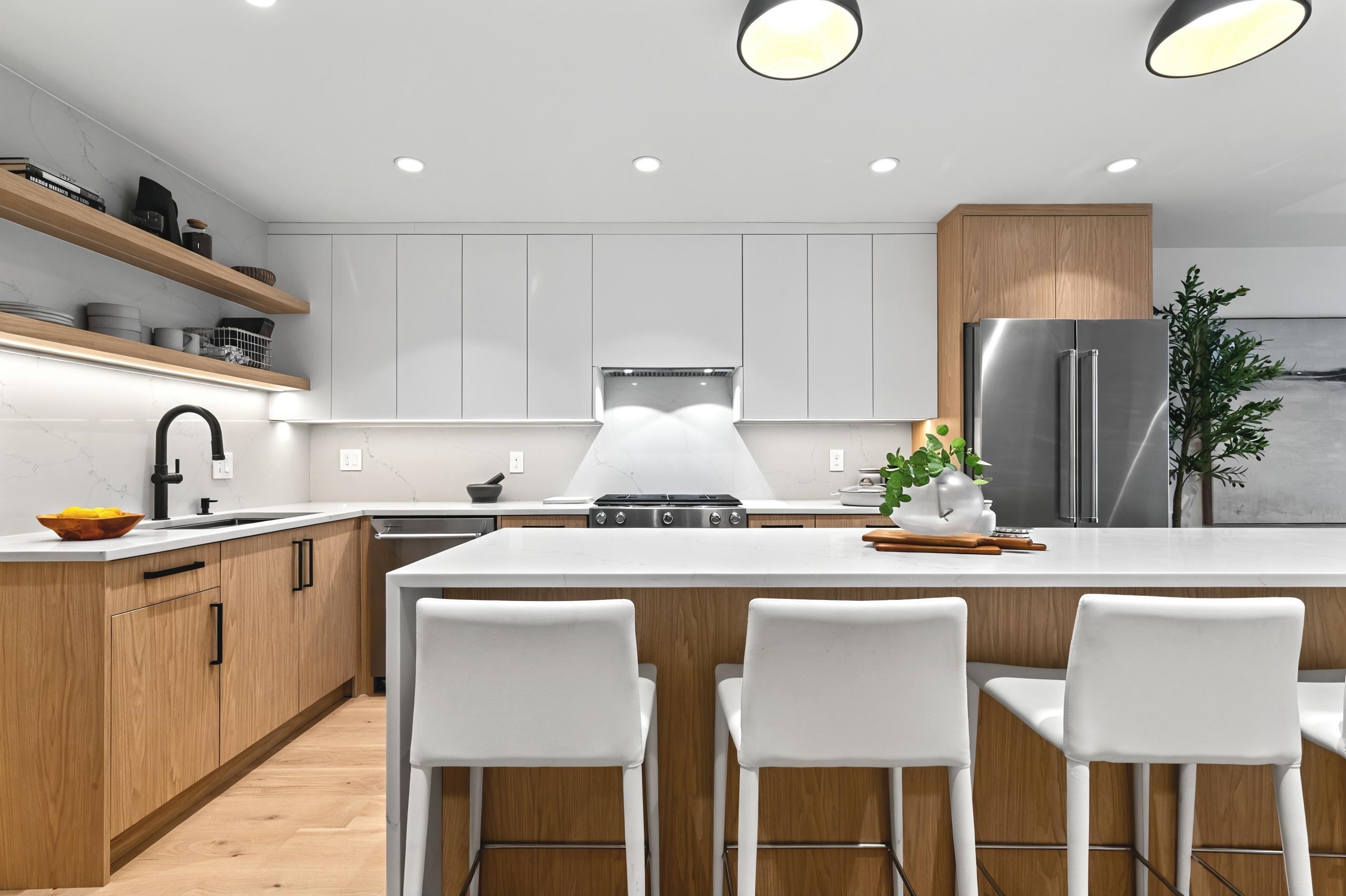 Property Photo: 288 E 6th Street 410 BC V7L 1P5