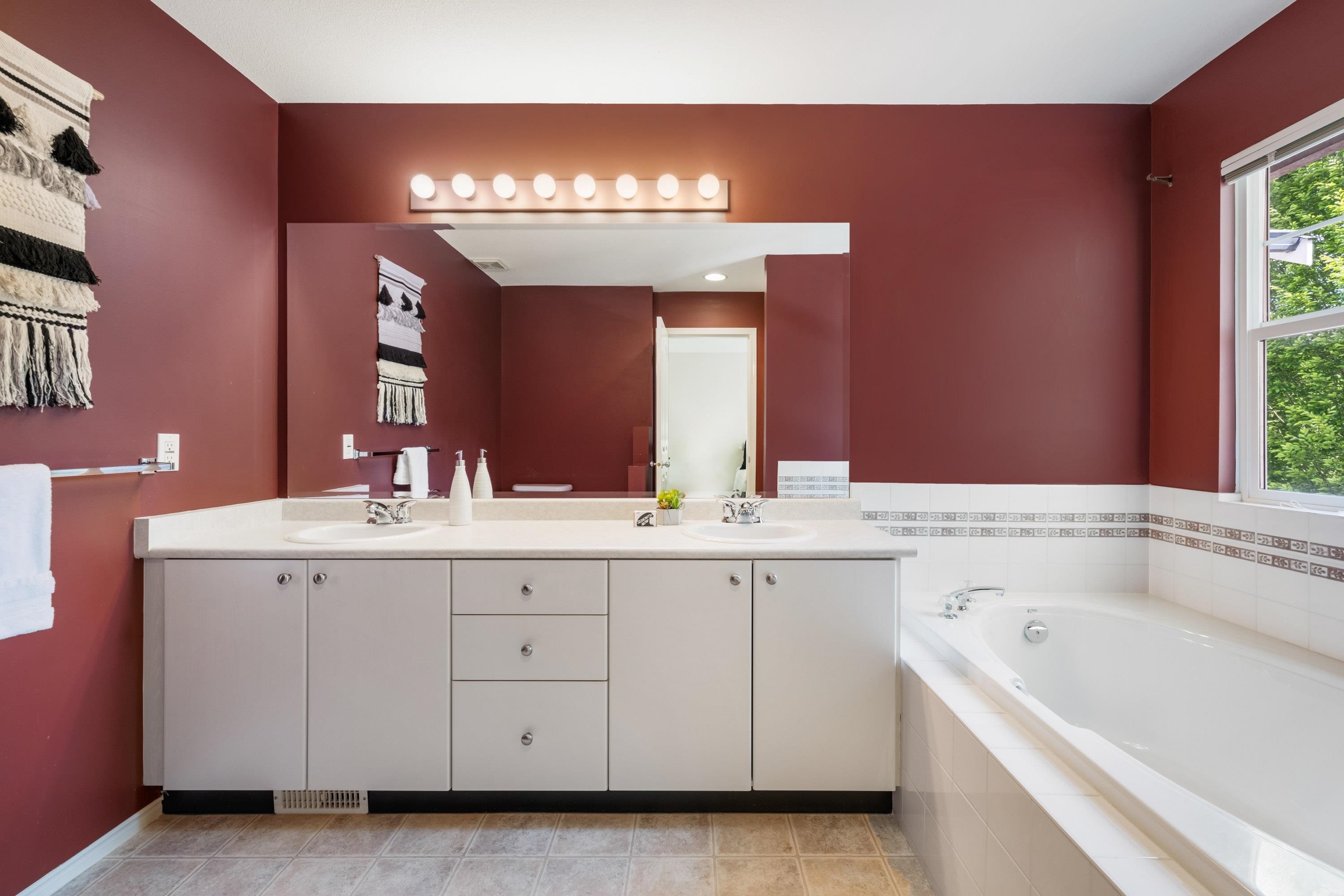 Property Photo: 24313 102A Avenue BC V2W 1X9