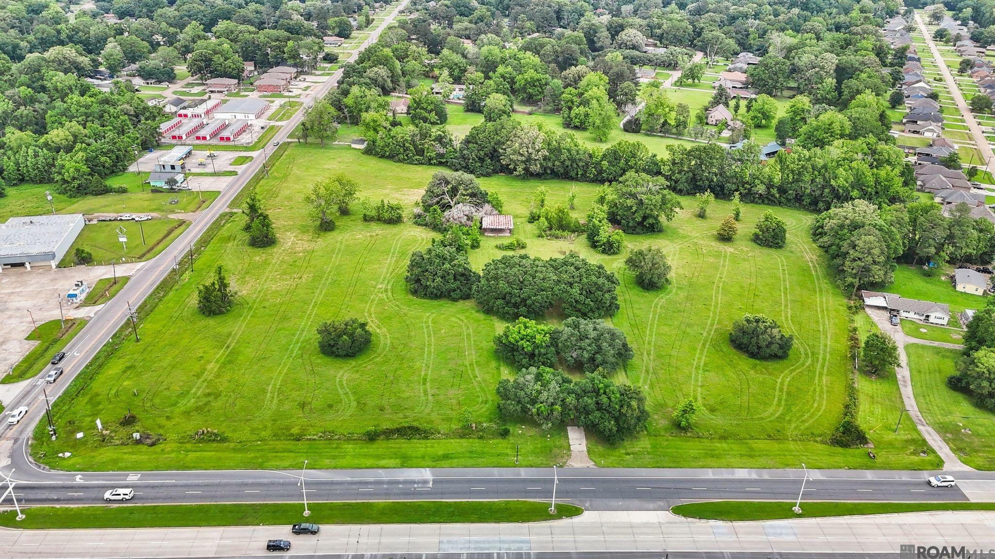 Property Photo:  8085 Hooper Rd  LA 70811 