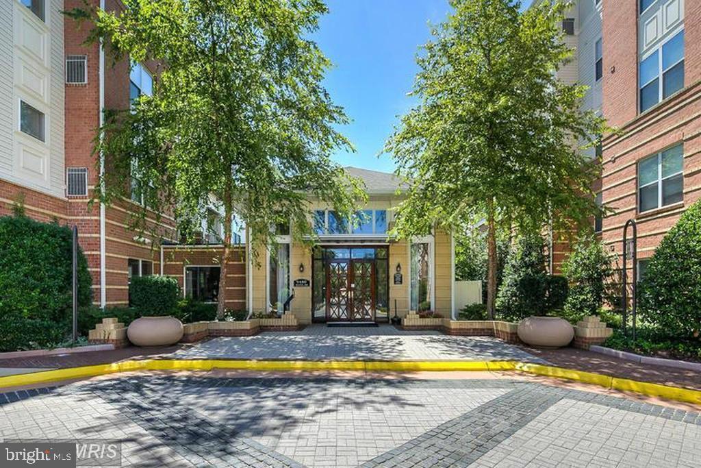 Property Photo: 9490 Virginia Center Boulevard 440 VA 22181