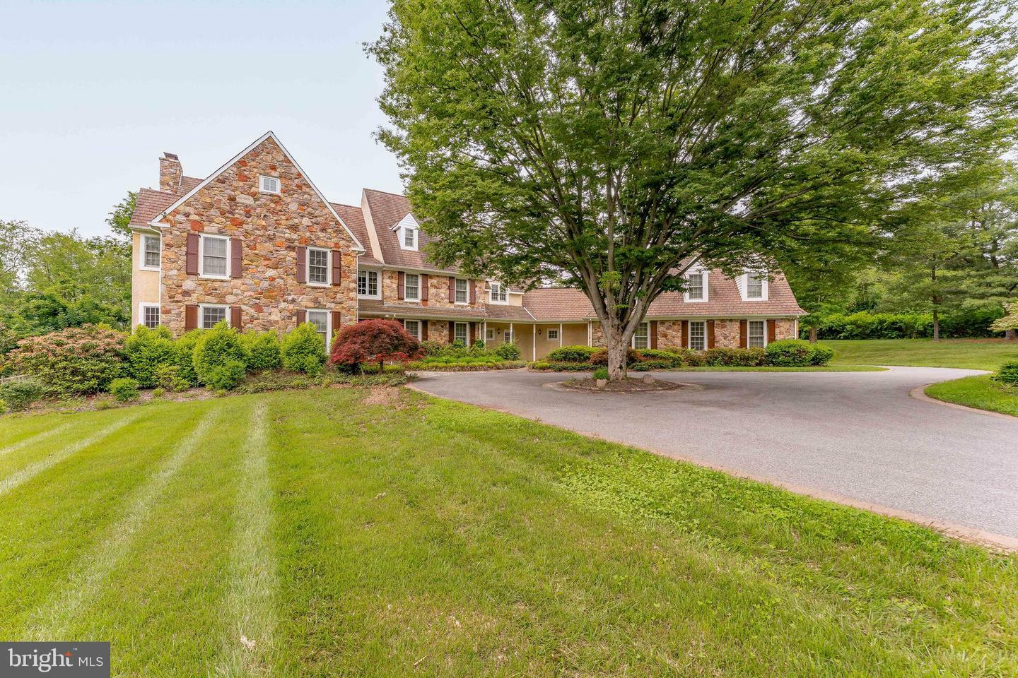 Property Photo: 201 Dogwood Slope Road DE 19807