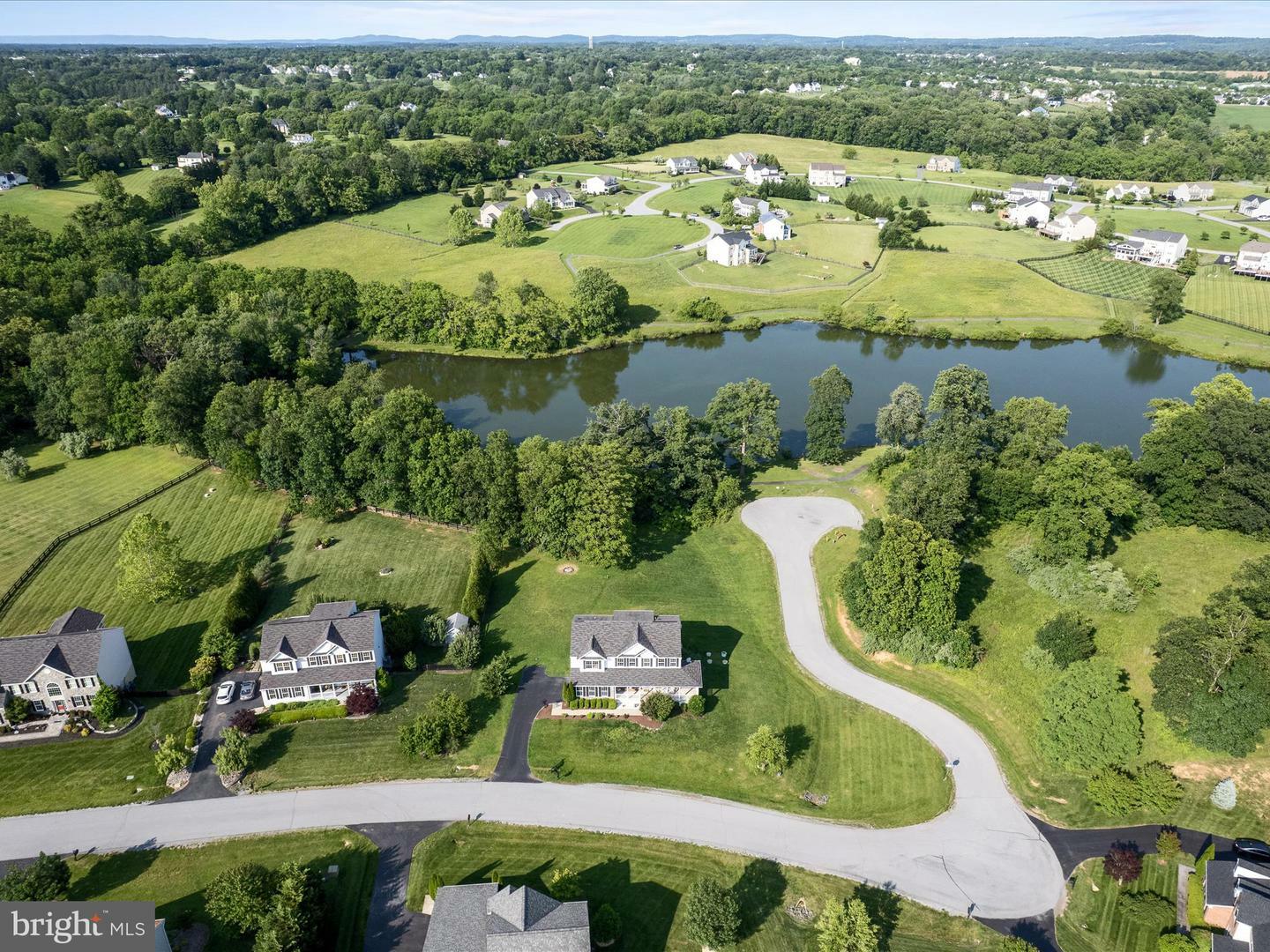 Property Photo: 36522 Winding Oak Place VA 20132