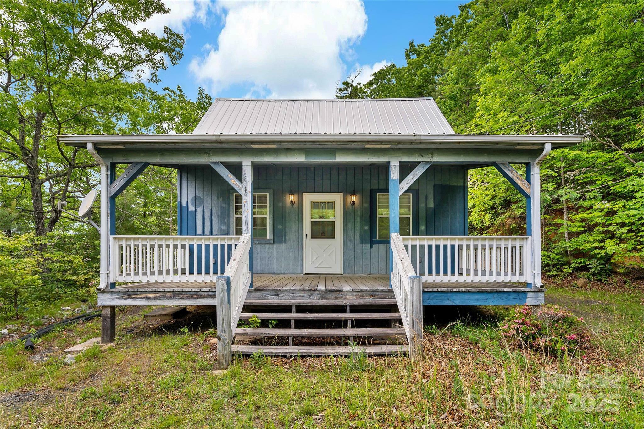 Property Photo: 42 Parkway Drive NC 28752