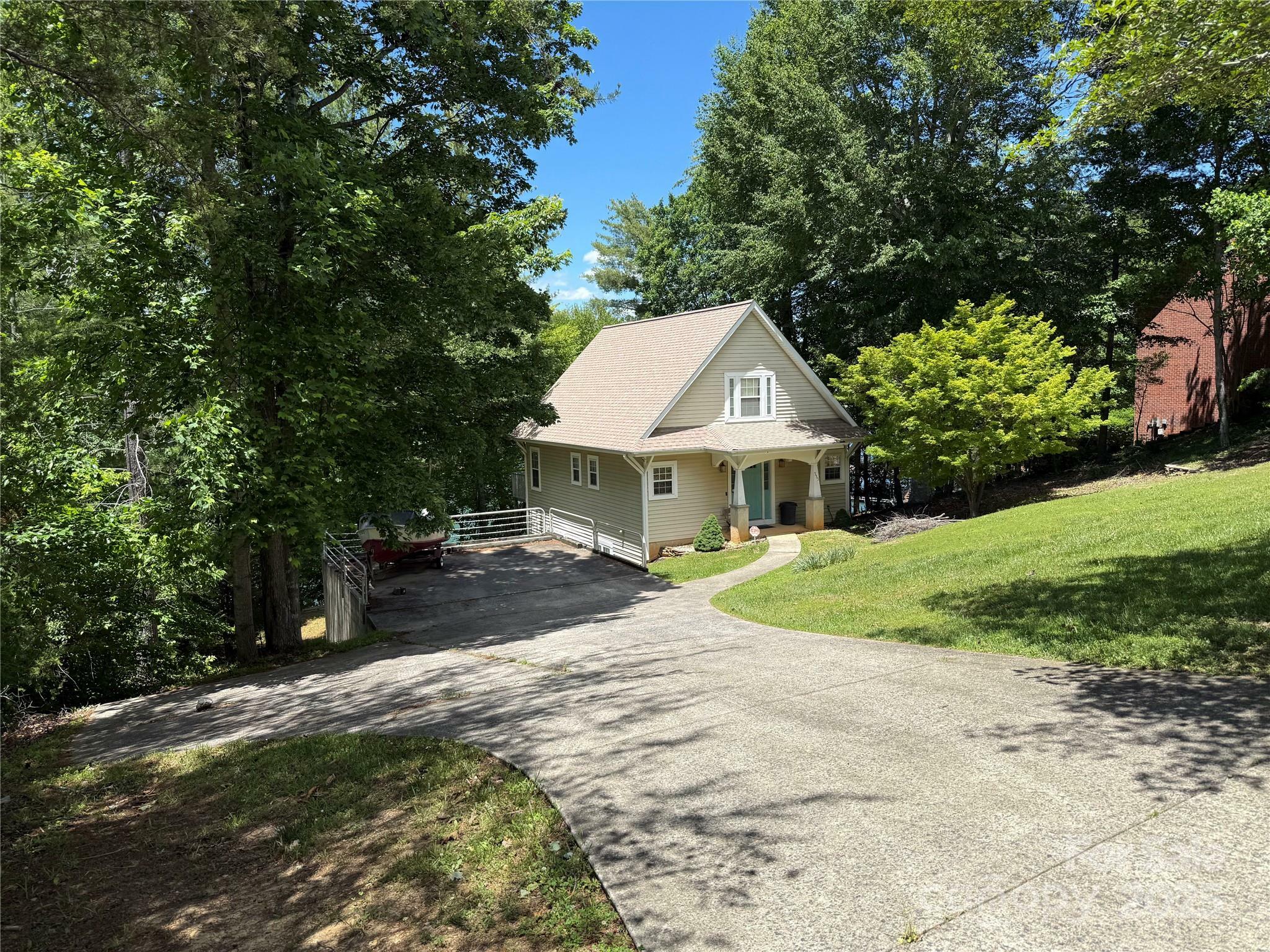 Property Photo: 333 Lentz Landing Lane NC 28761