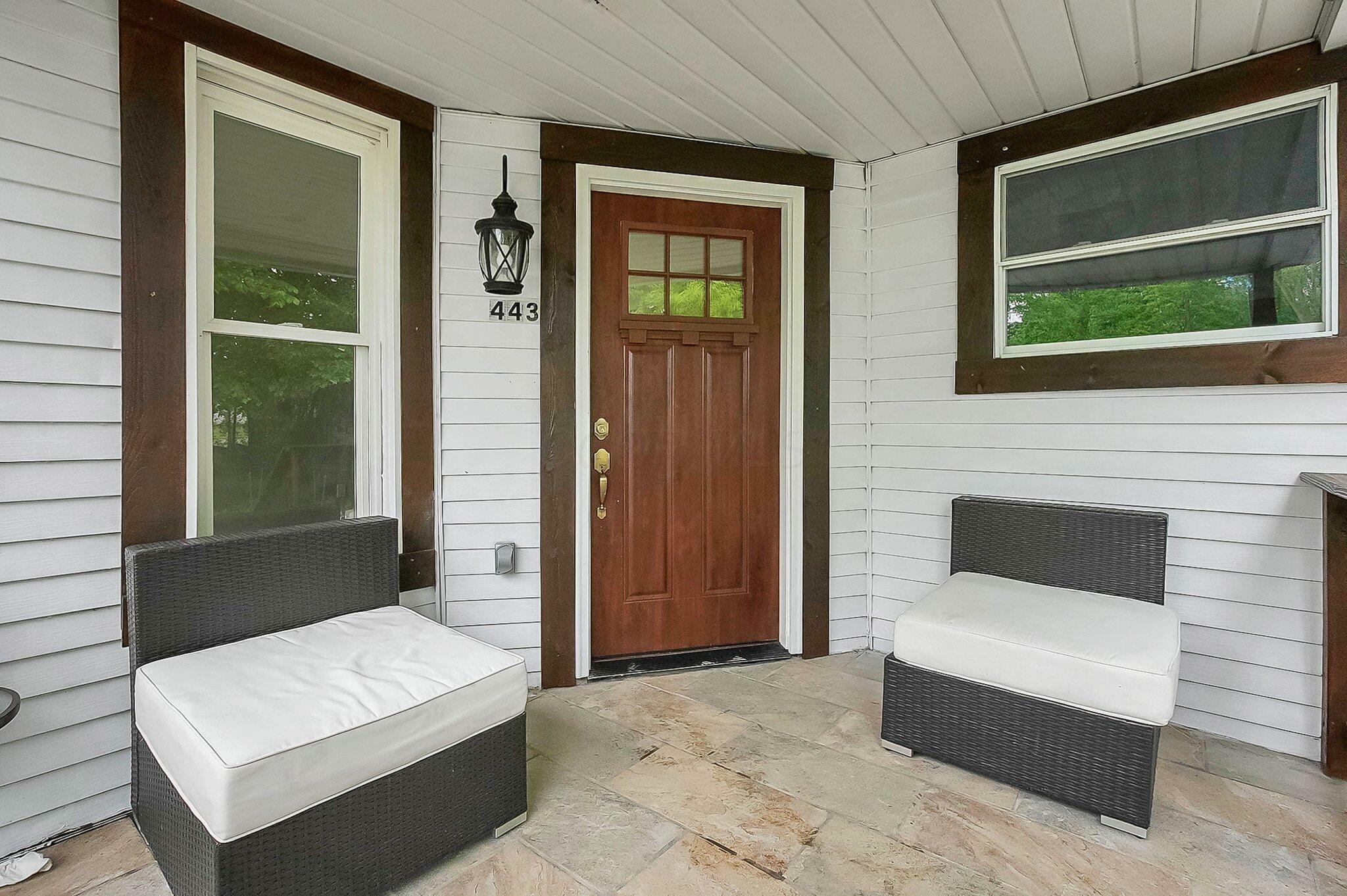Property Photo: 443 E Farming Street OH 43302