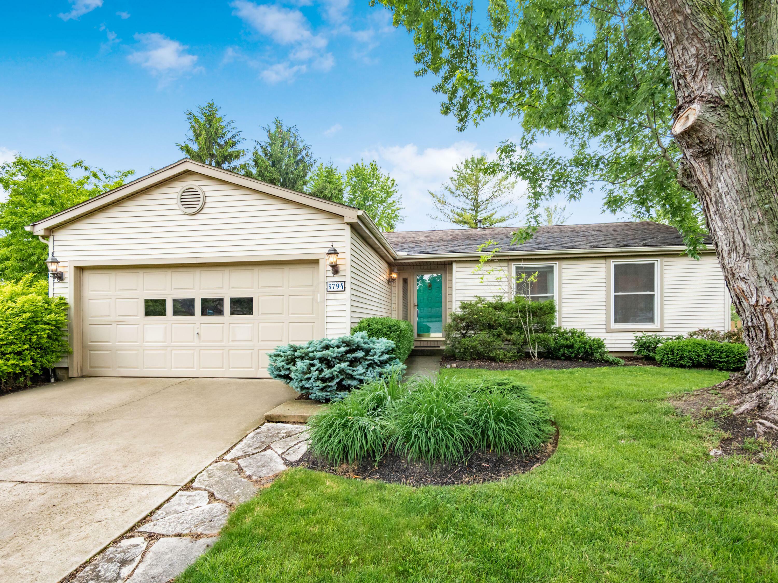 3794 Bridle Court  Columbus OH 43221 photo