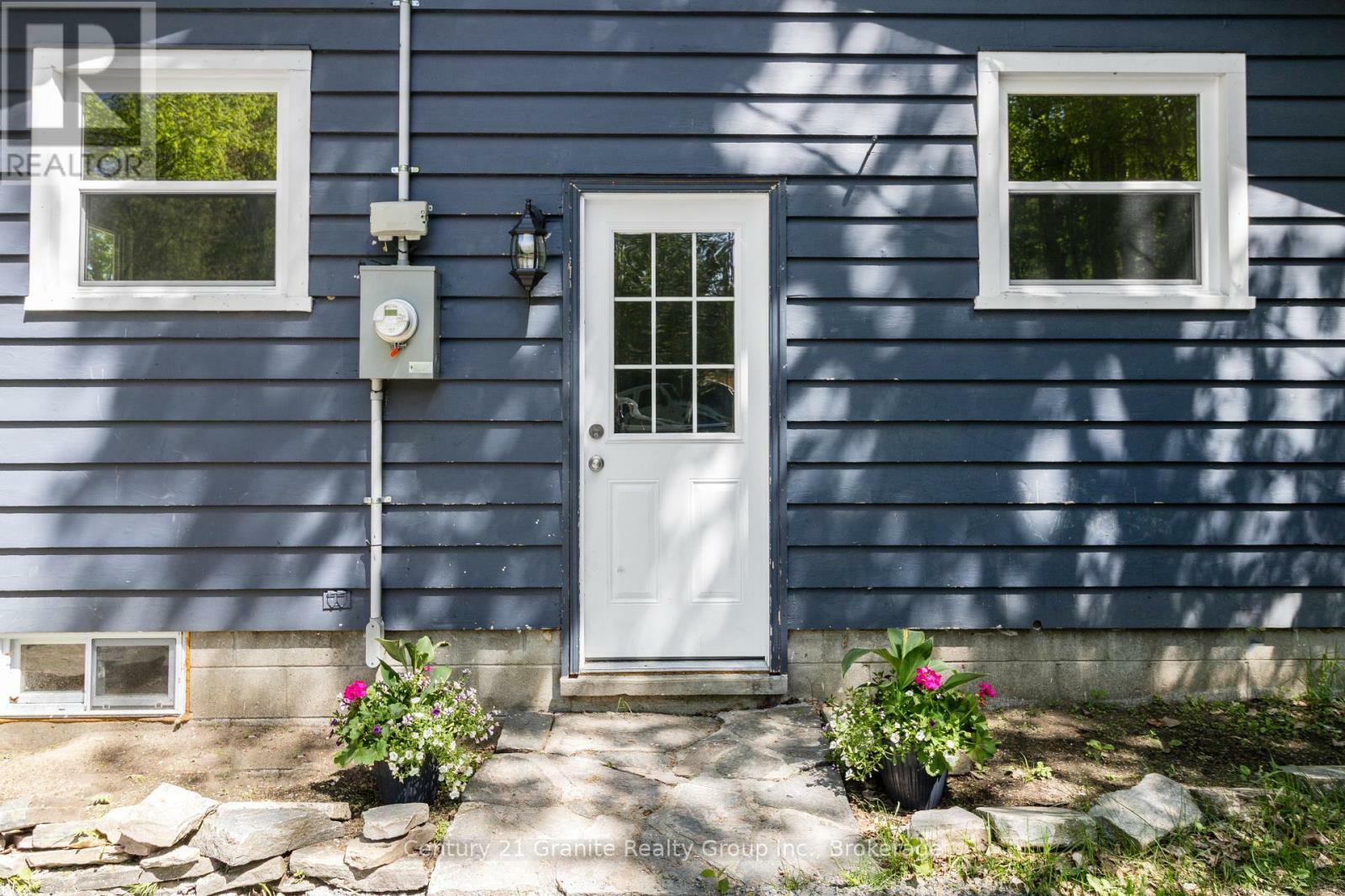 Property Photo: 426 Mountain Street ON K0M 1S0