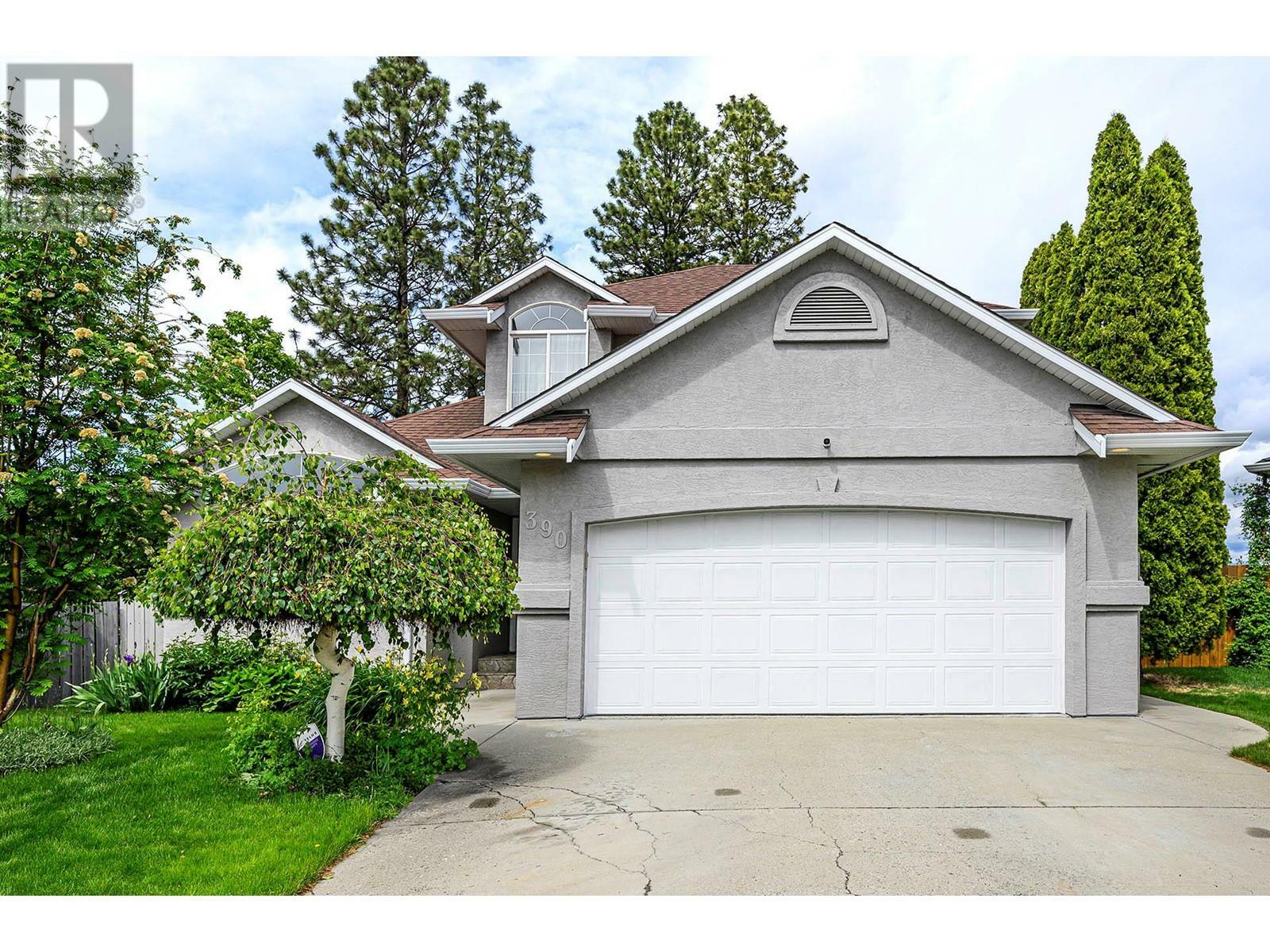 Property Photo: 390 Sunhill Court BC V2E 2P4